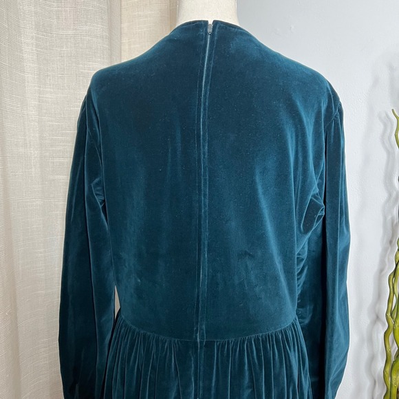 80s Vintage Norman Shirtmakers Green Velvet Dress A Line Pleated Women's Size 12 - Picture 11 of 15